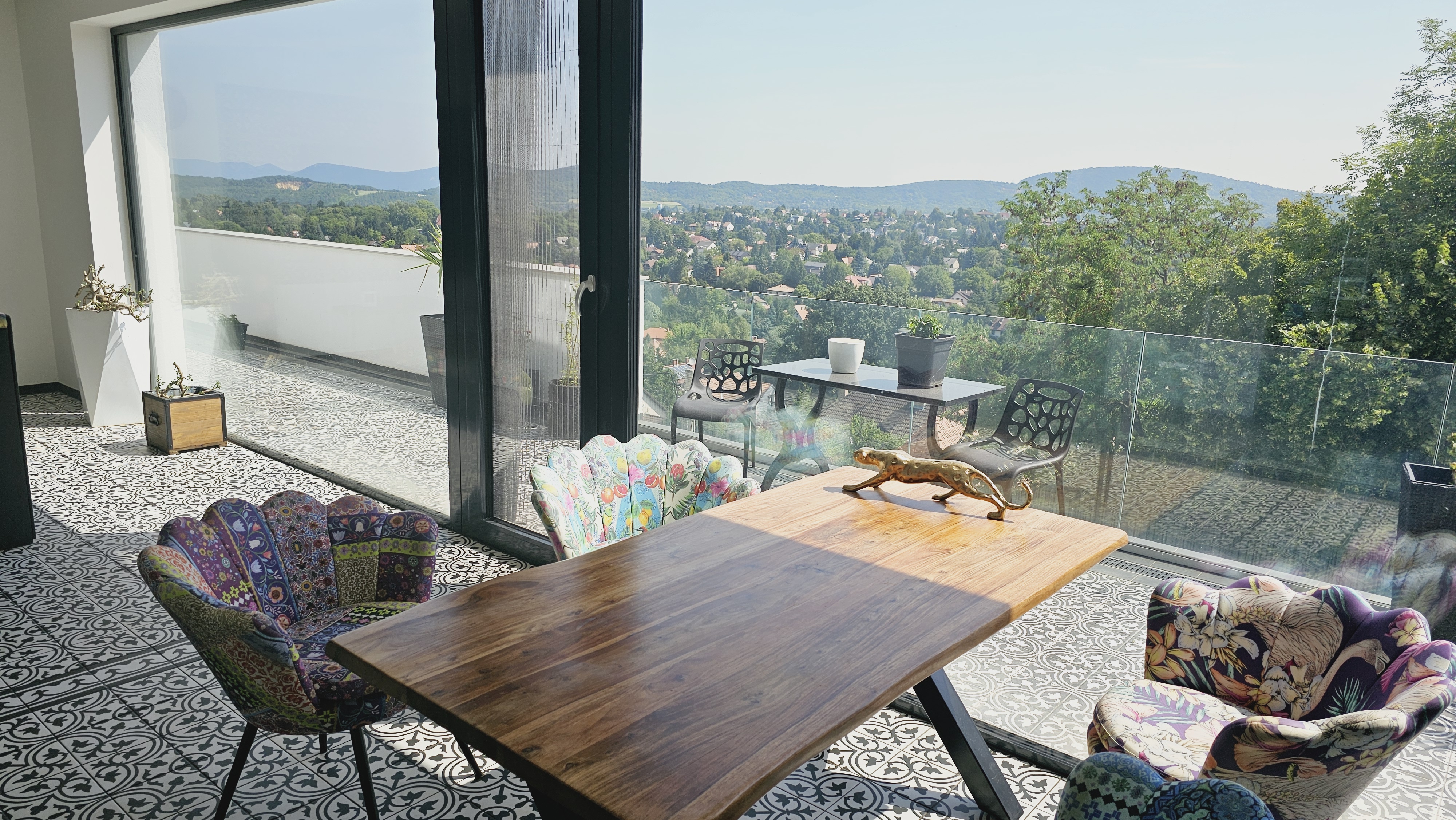 Étkező, panorámás kilátással